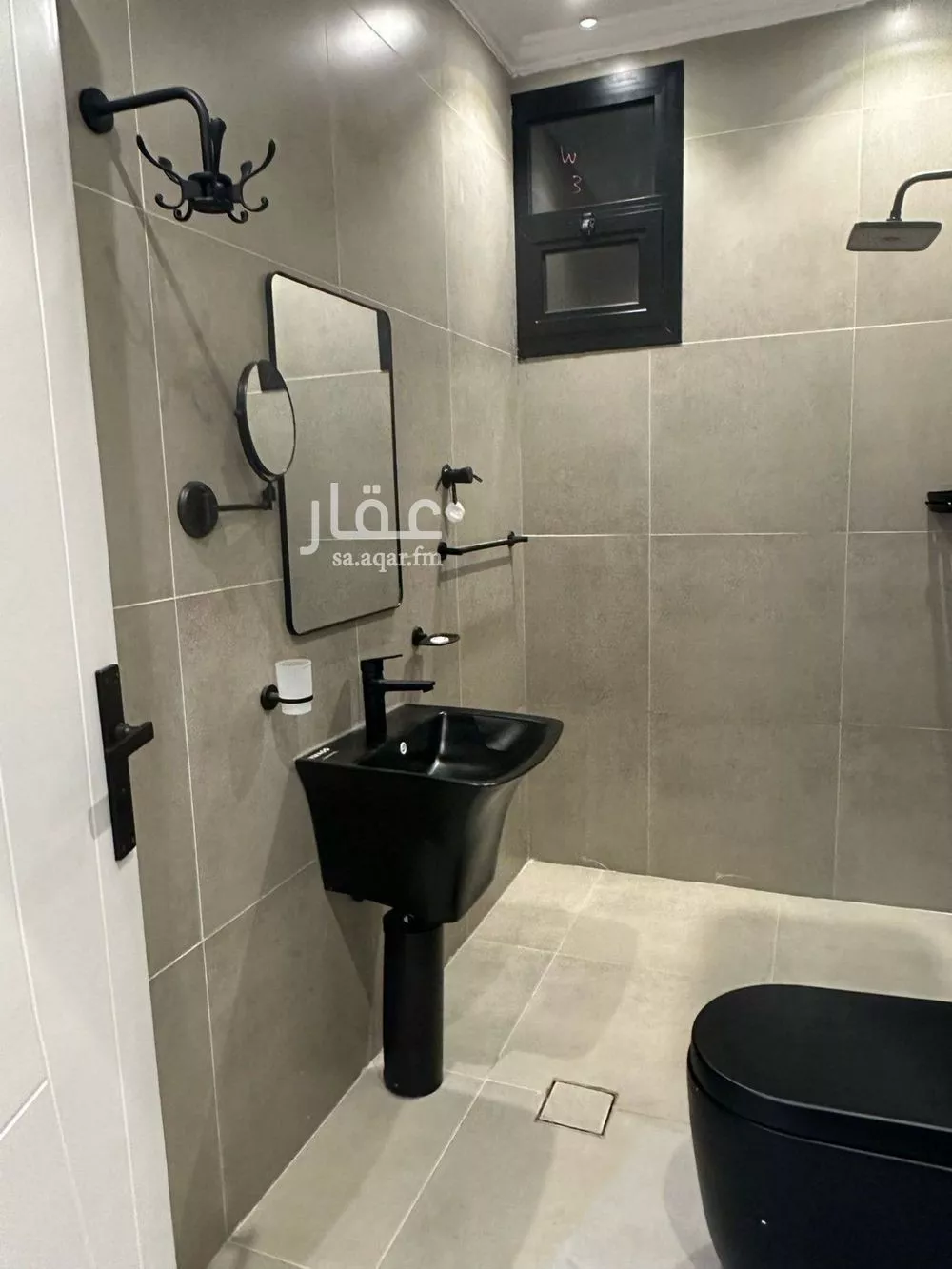 شقة 3 غرف في الملقا 4