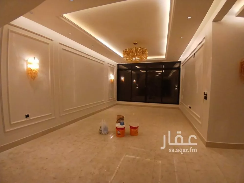 فيلا 9 غرف في العقيق 2