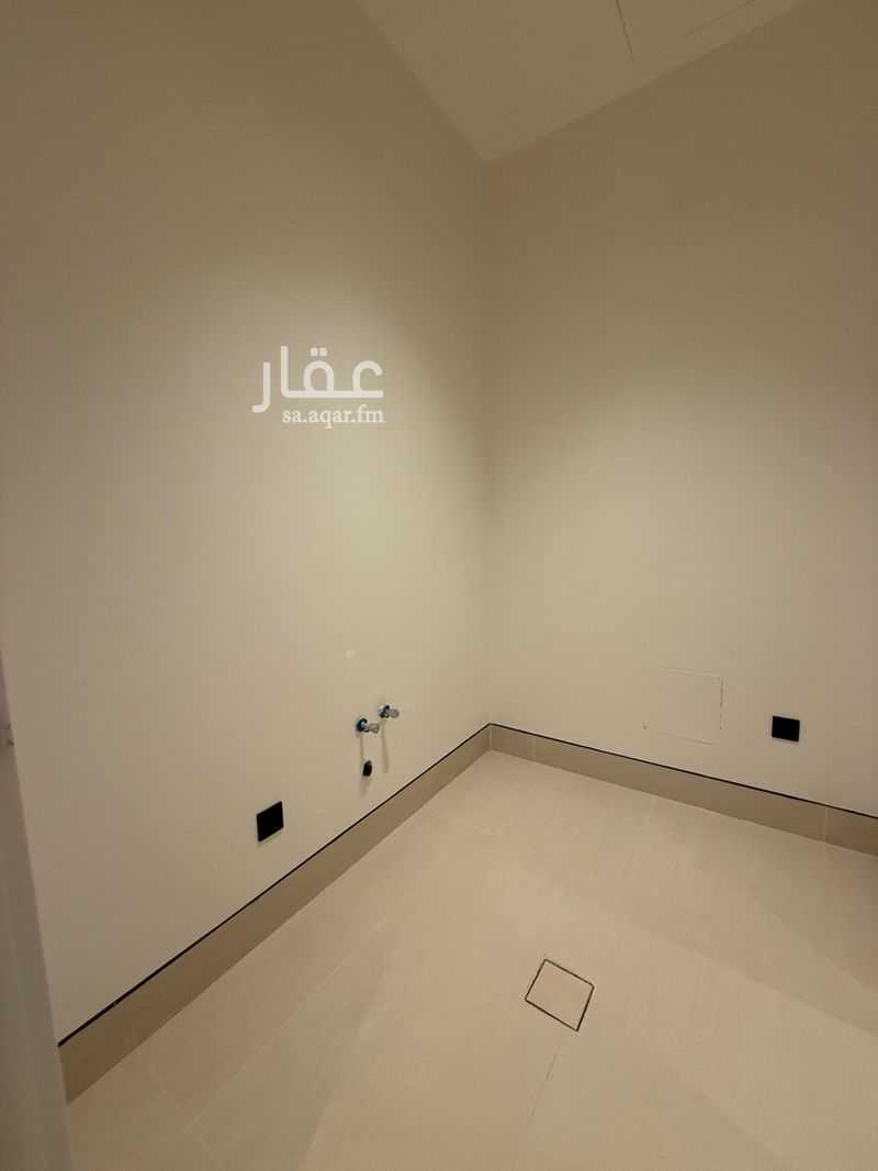 4 bedroom villa in Al Safa, Riyadh 9
