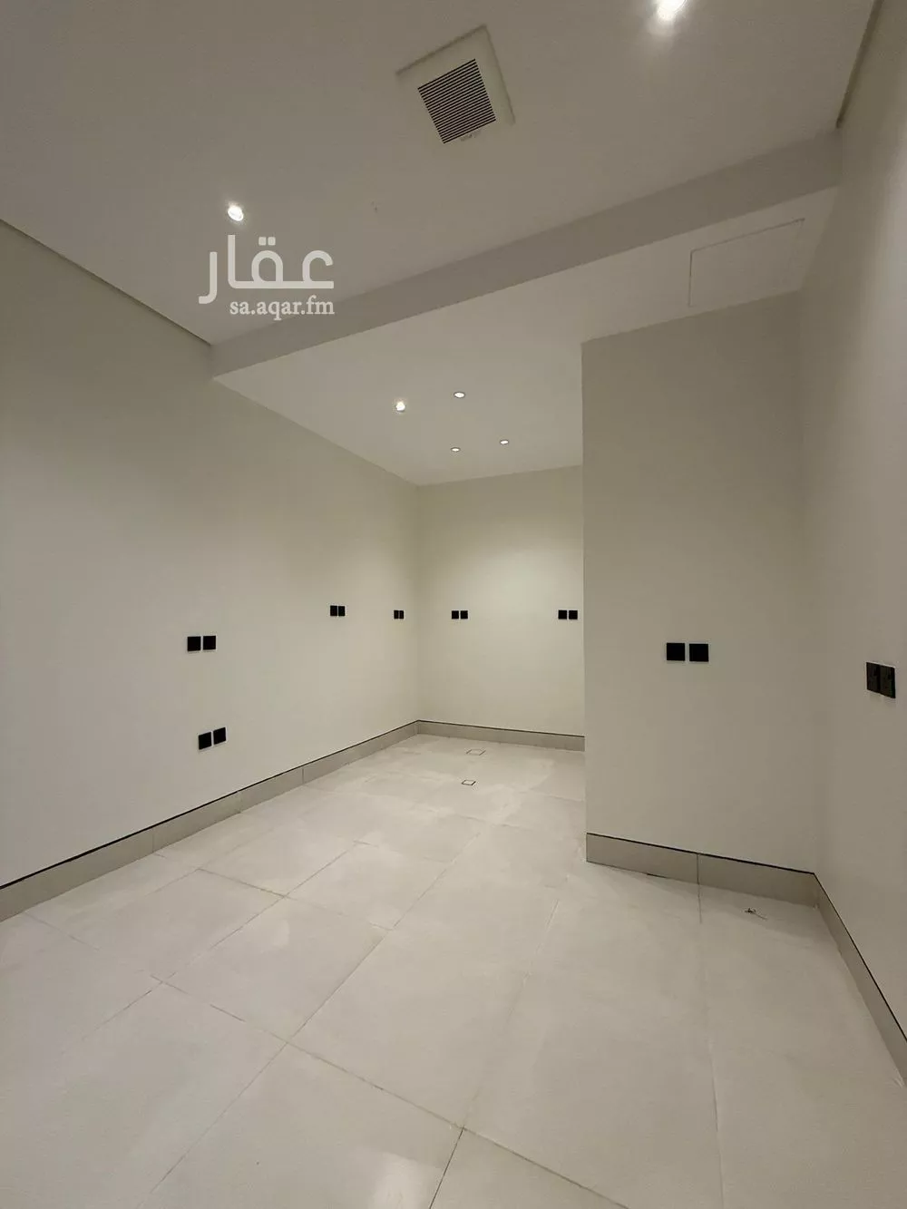 3 bedroom floor in As Suwaidi 5