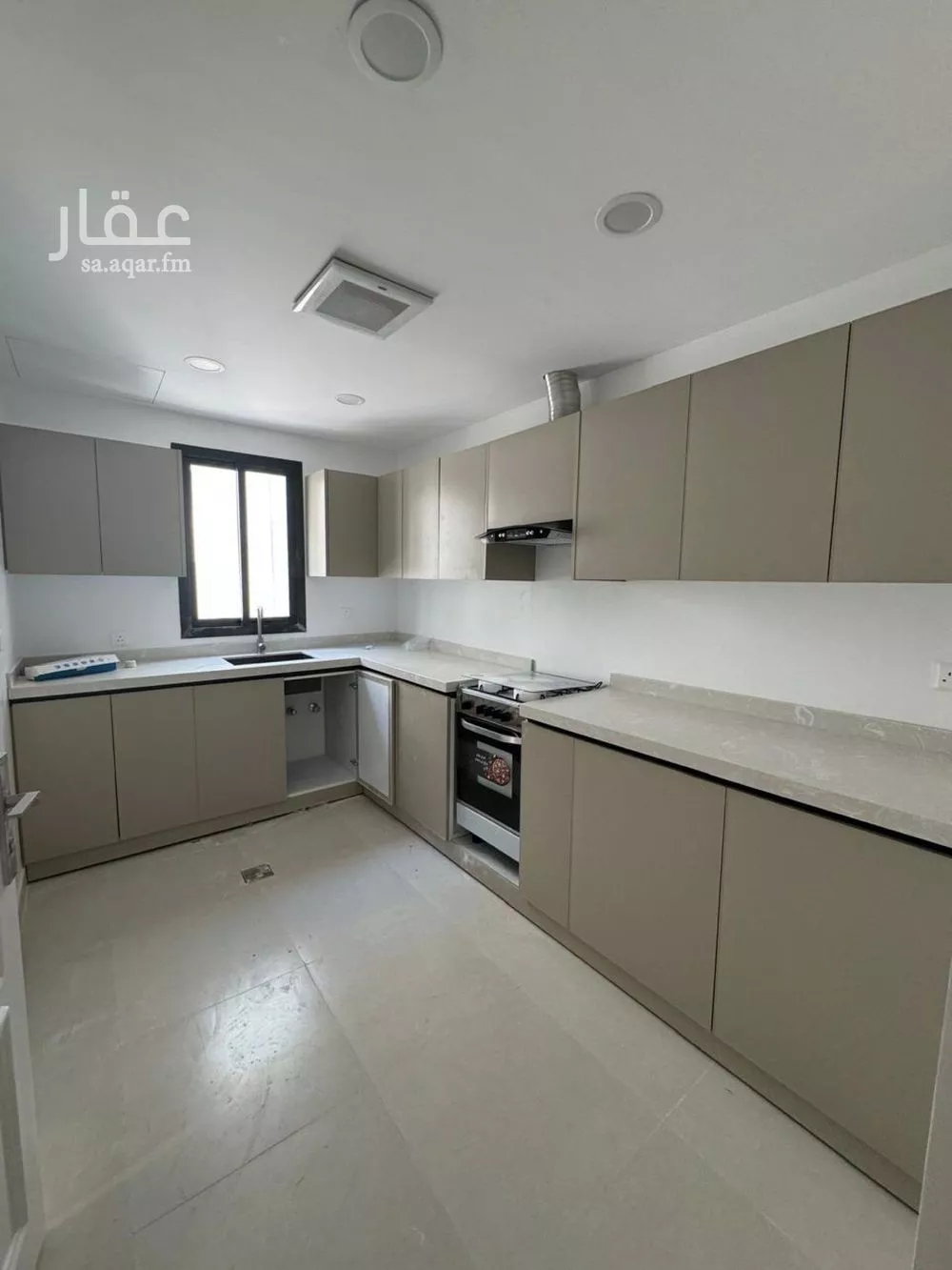 شقة 5 غرف في عرقة 2