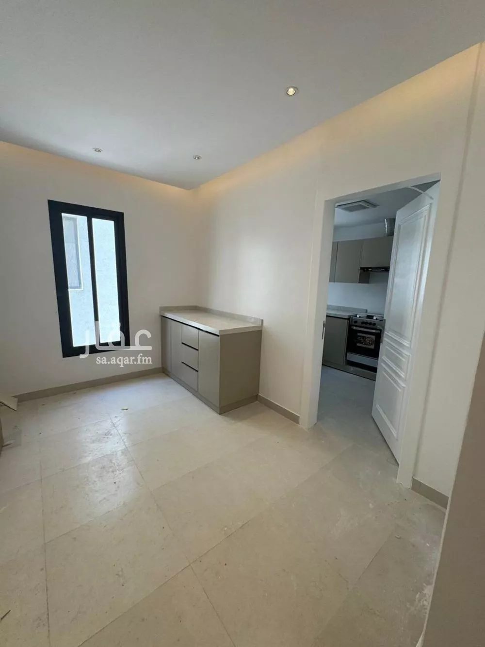 شقة 5 غرف في عرقة 4