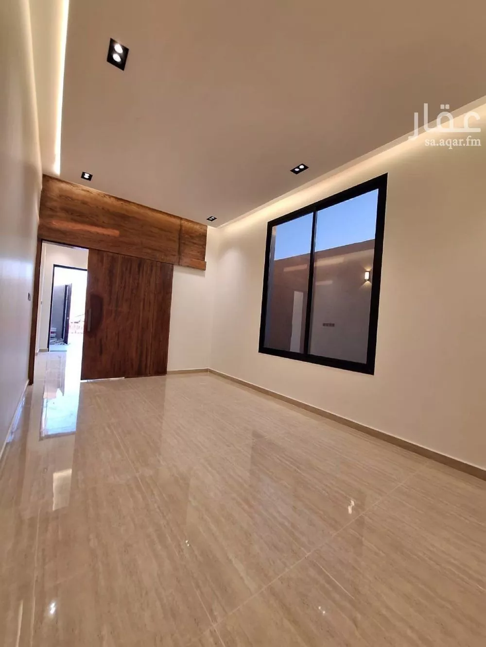 فيلا 7 غرف في الشرق 3