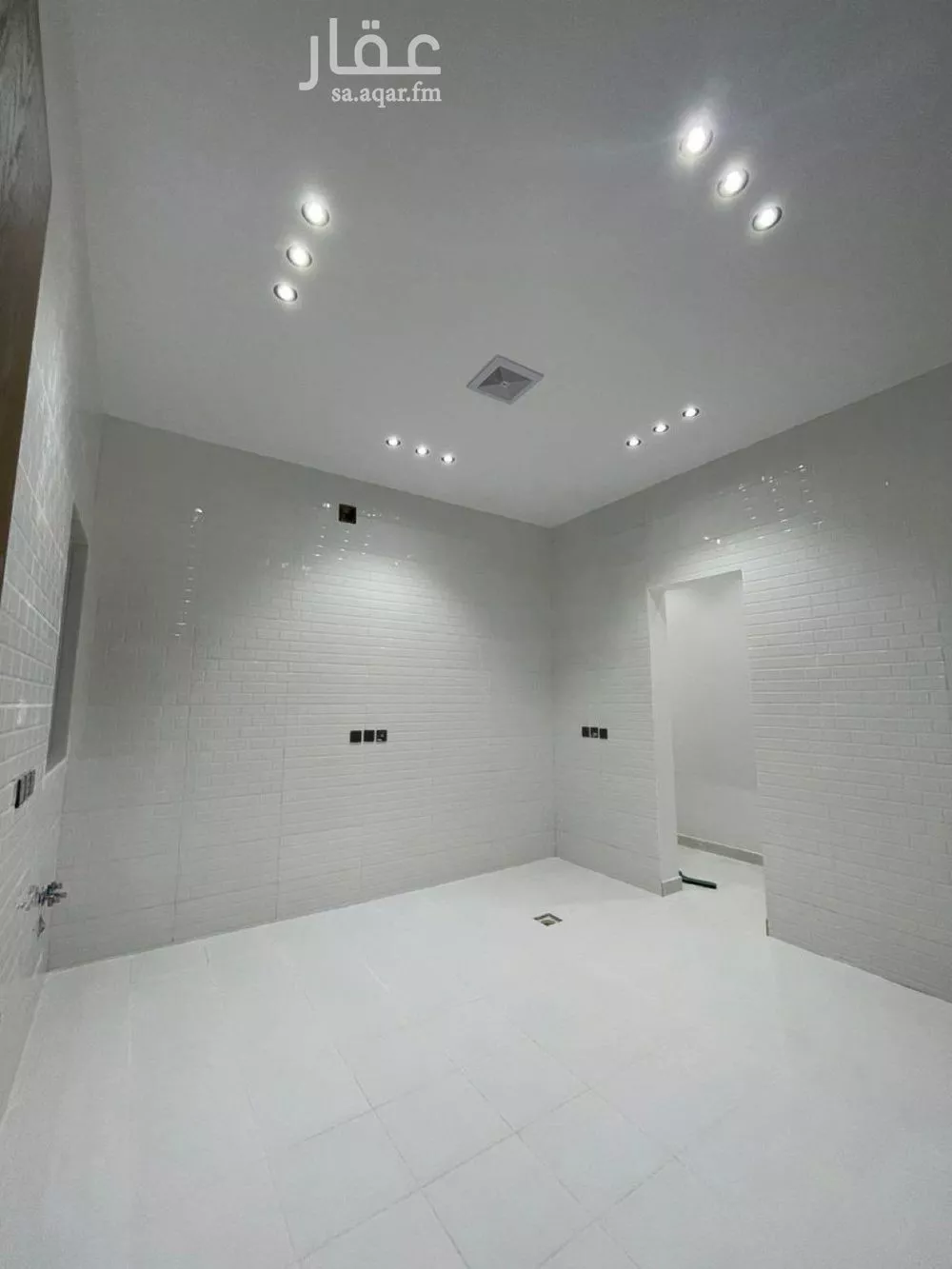 5 bedroom floor in Al Janadriyah 2