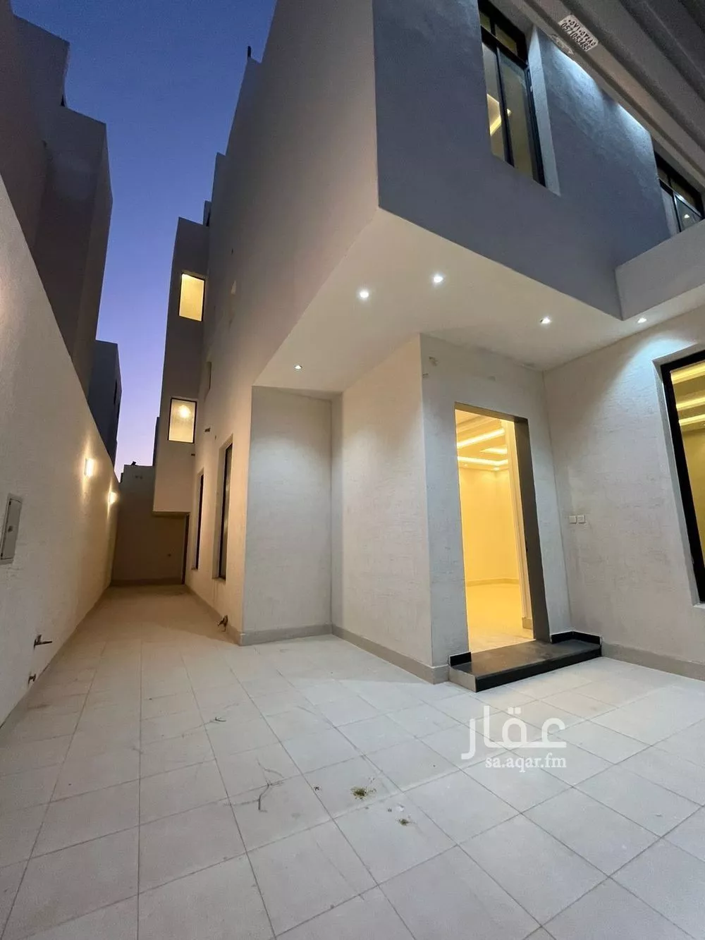 فيلا 8 غرف في الجنادرية 3