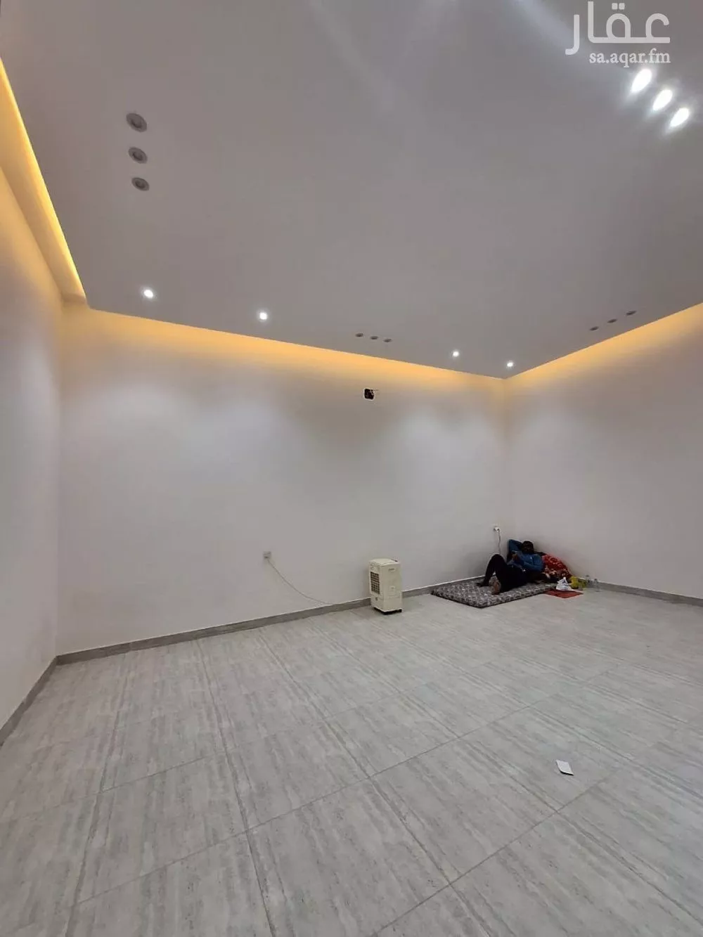 فيلا 15 غرف في الرمال 2