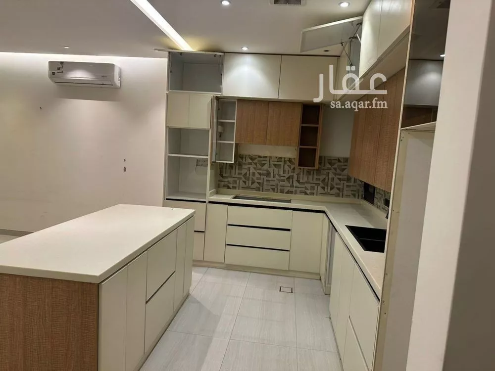 شقة 4 غرف في الرمال 1