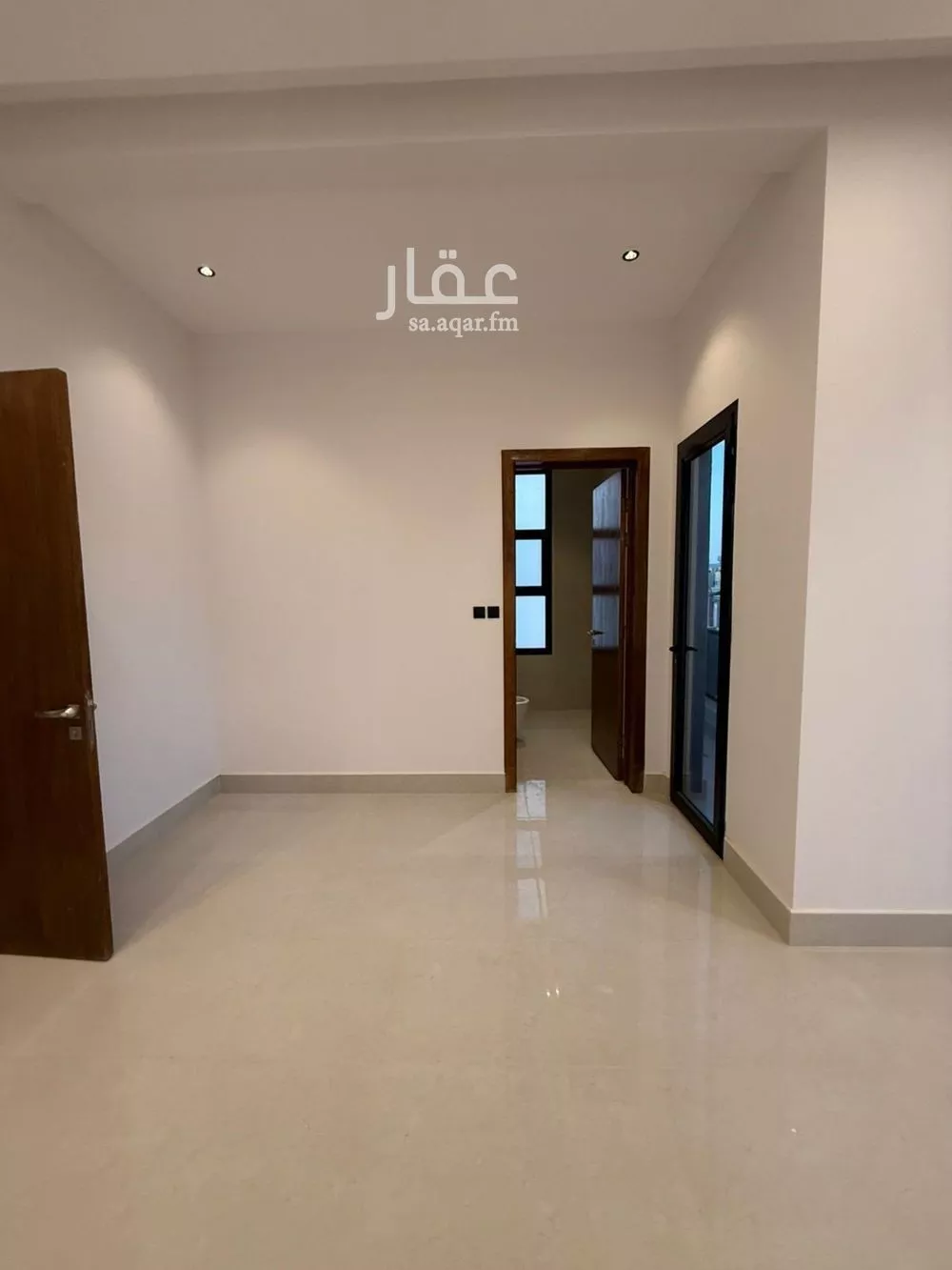 فيلا 7 غرف في المهدية 5