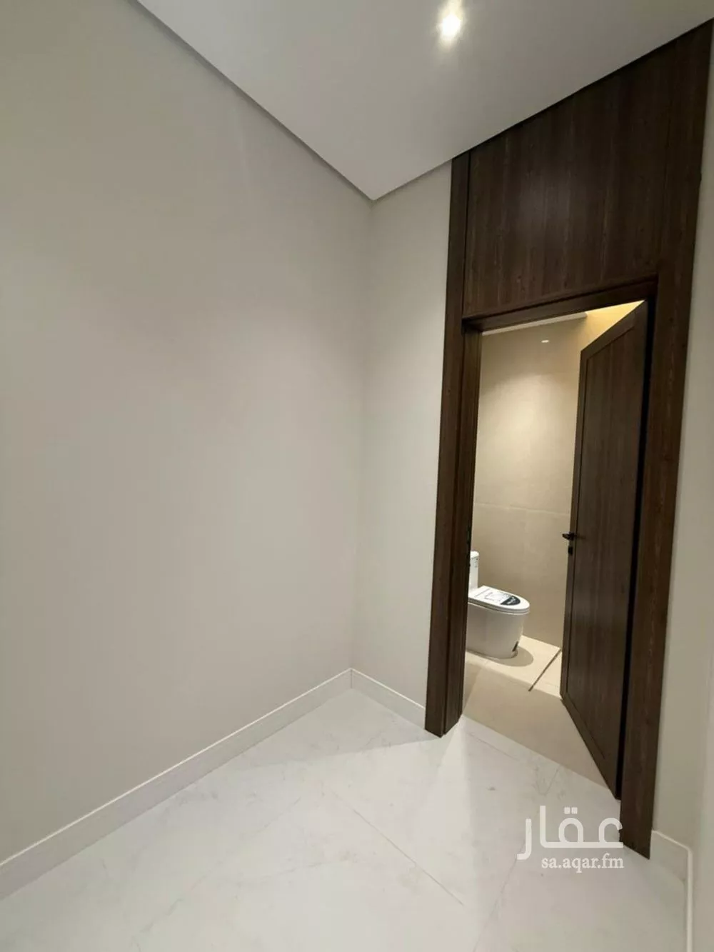 فيلا 7 غرف في المهدية 5