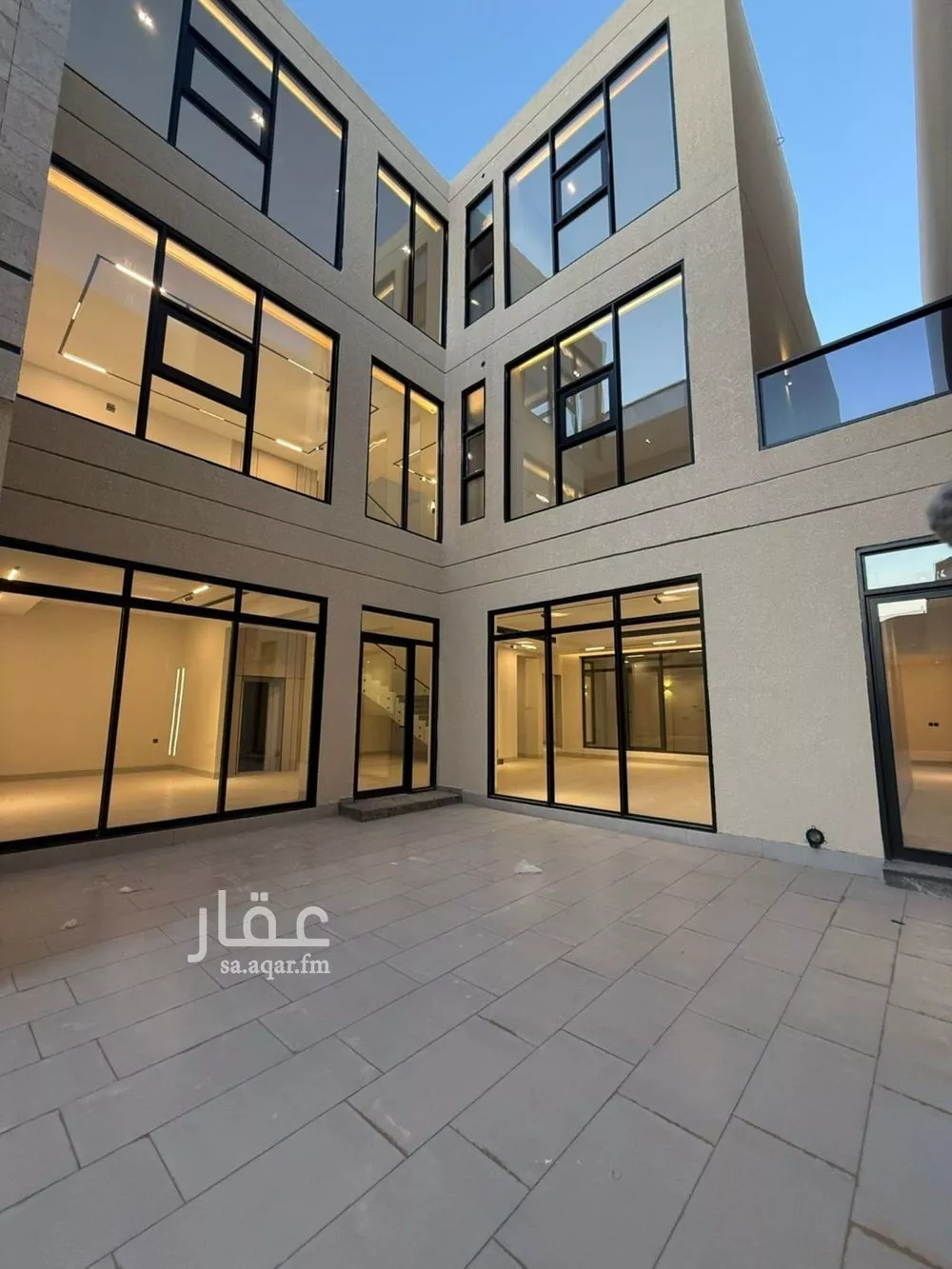 فيلا 8 غرف في المهدية 5