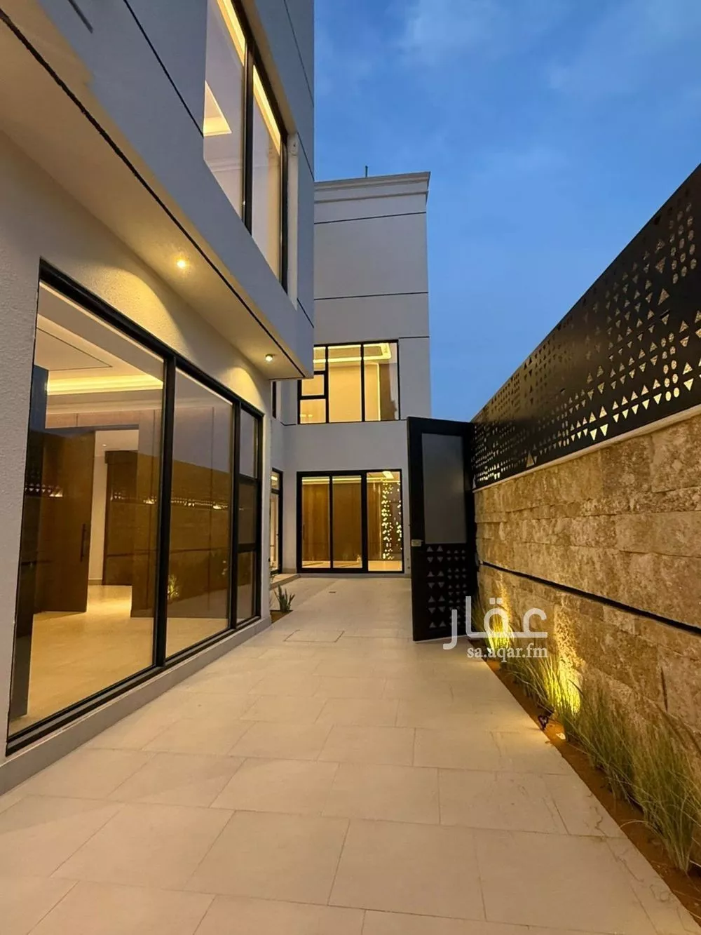 فيلا 7 غرف في المهدية 5