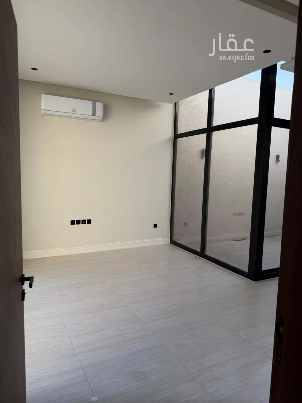 فيلا 3 غرف في العارض 4