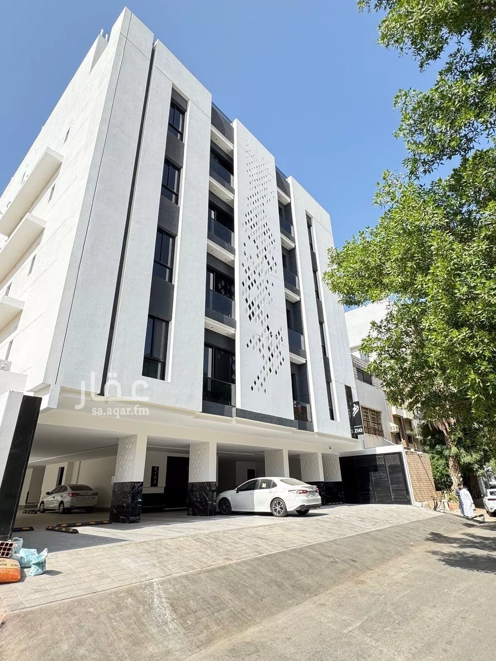 4 bedroom apartment in Al Salamah 1