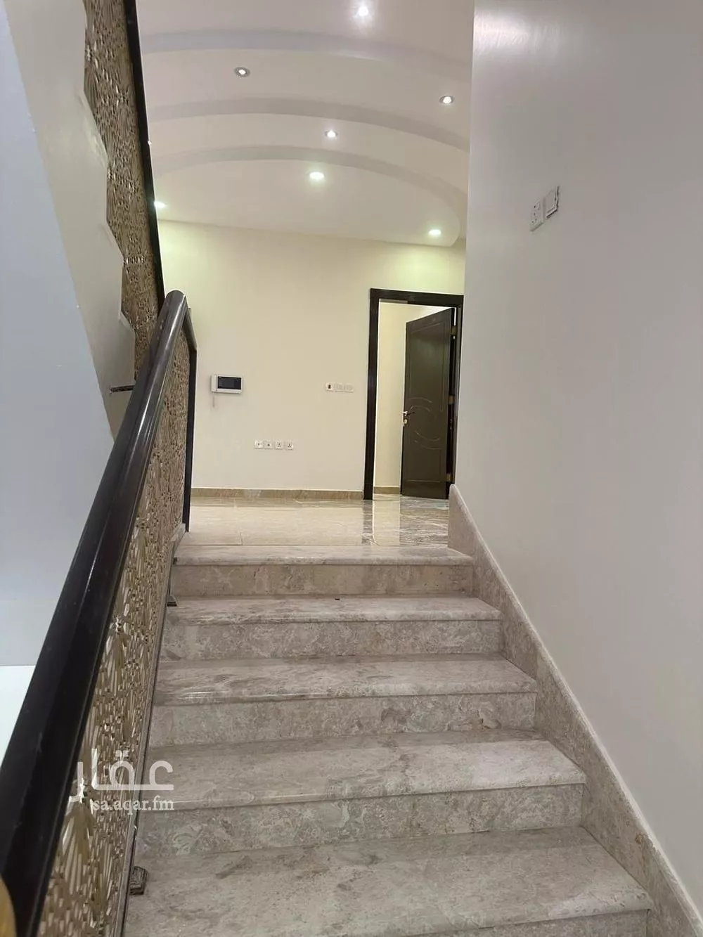 فيلا 5 غرف في العارض 2