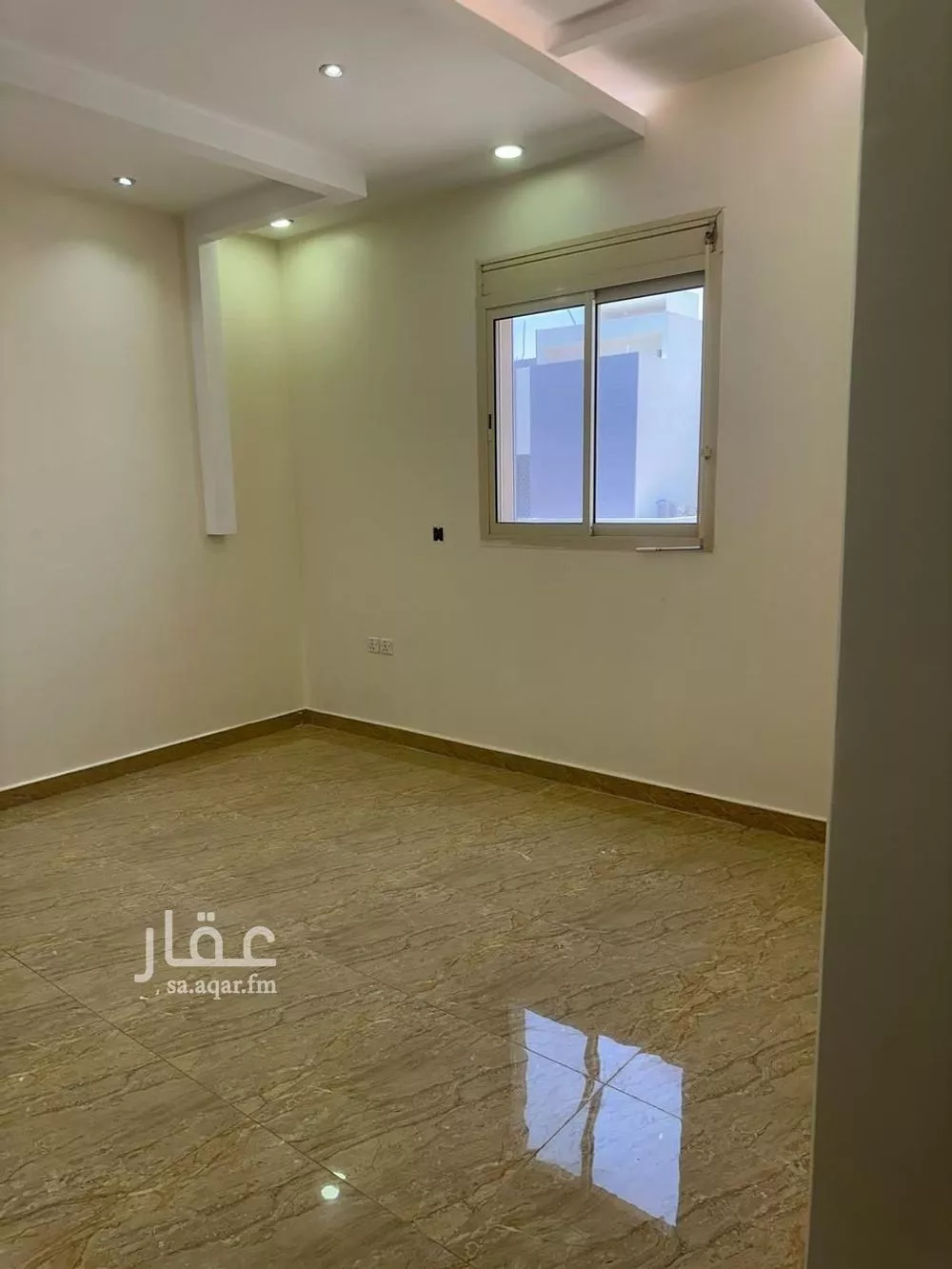 فيلا 5 غرف في العارض 1