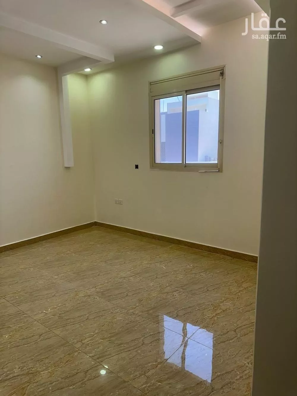 فيلا 5 غرف في العارض 4