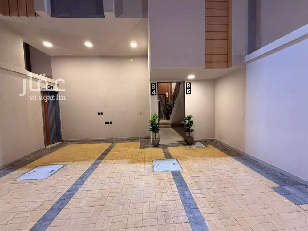 4 bedroom floor in Ad Dar Al Baida 2