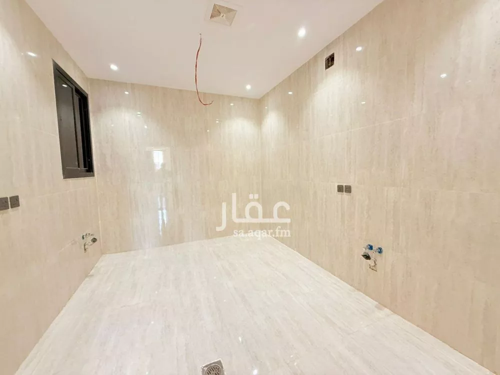 4 bedroom apartment in Okaz, Riyadh 7