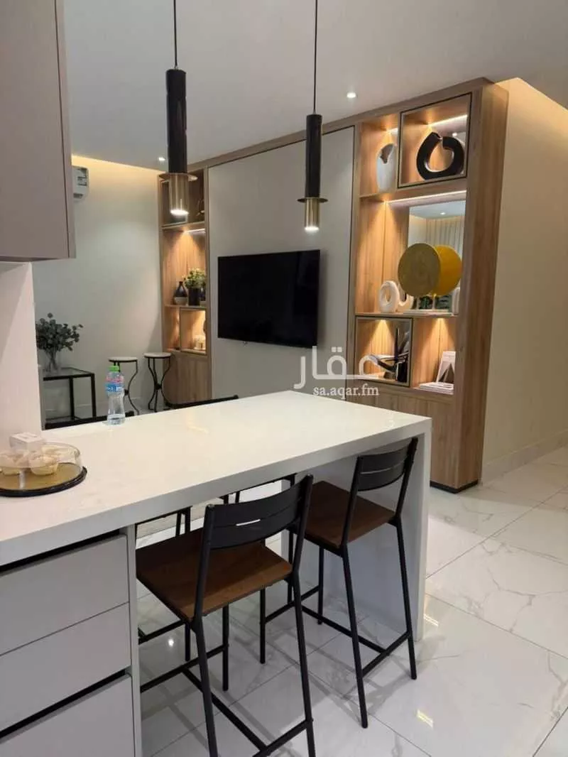 شقة 4 غرف في الحمرا 1