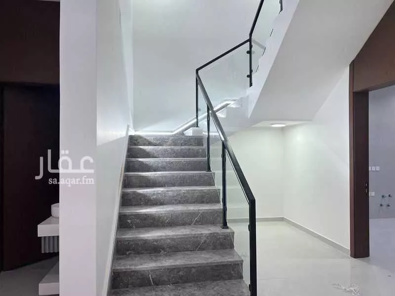 فيلا 7 غرف في الجنادرية 2