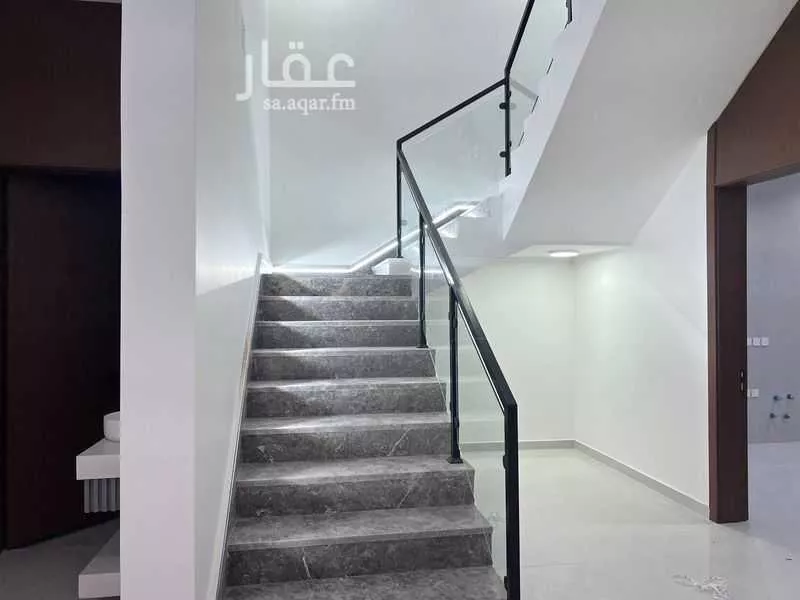 فيلا 7 غرف في الجنادرية 2