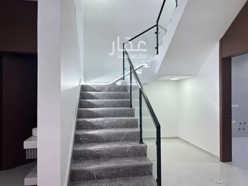 فيلا 7 غرف في الجنادرية 2