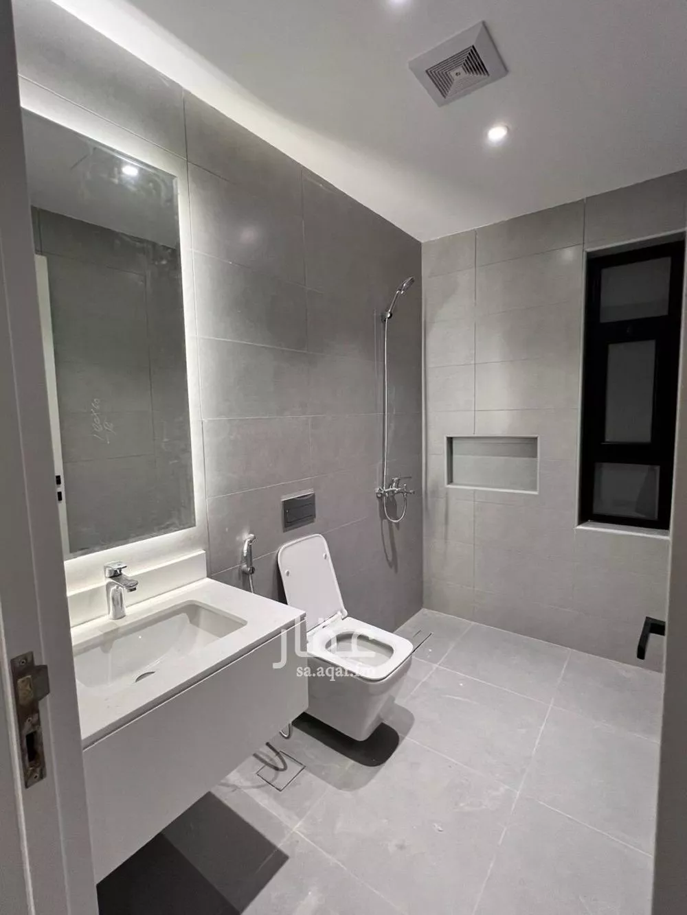 شقة 3 غرف في البحر 3