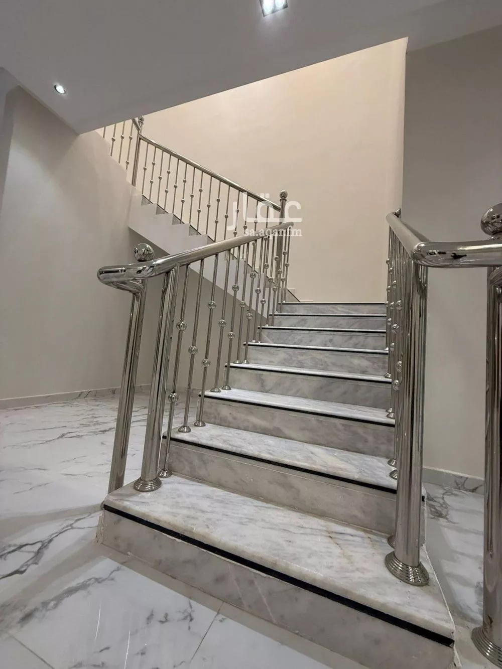 فيلا 5 غرف في طويق 4