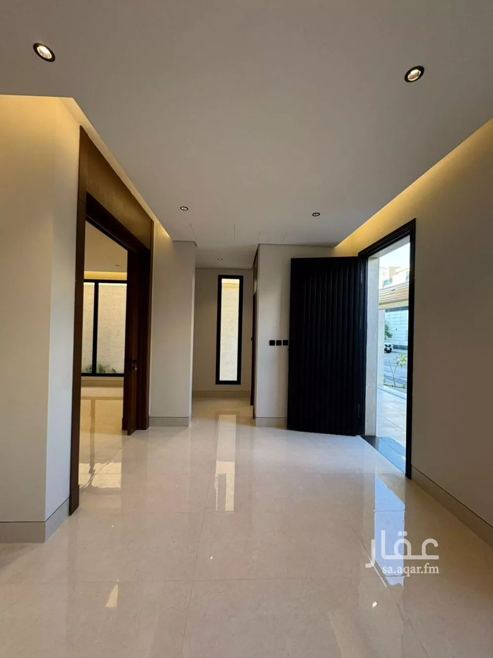 فيلا 5 غرف في العارض 1