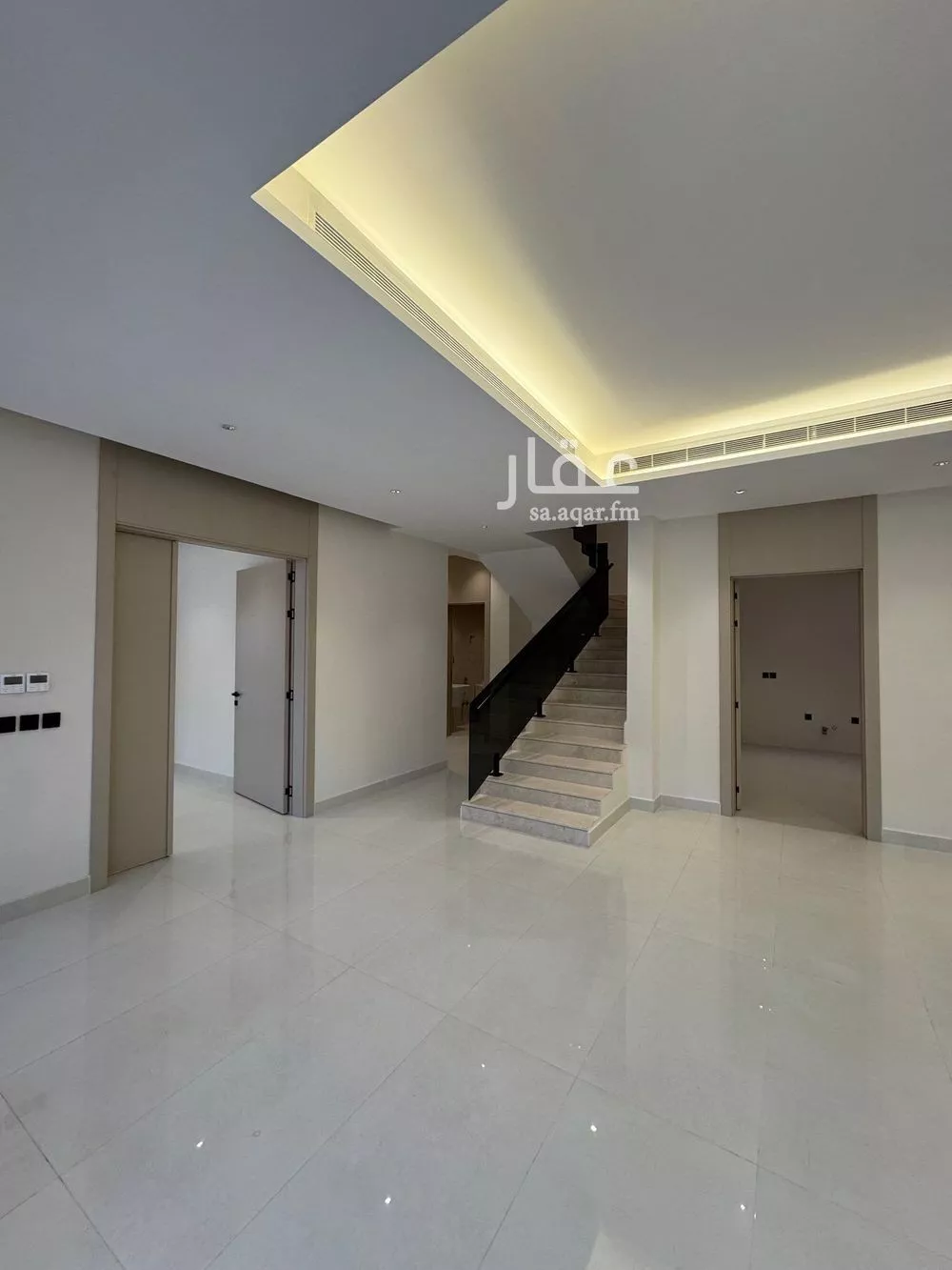 فيلا 4 غرف في العارض 4