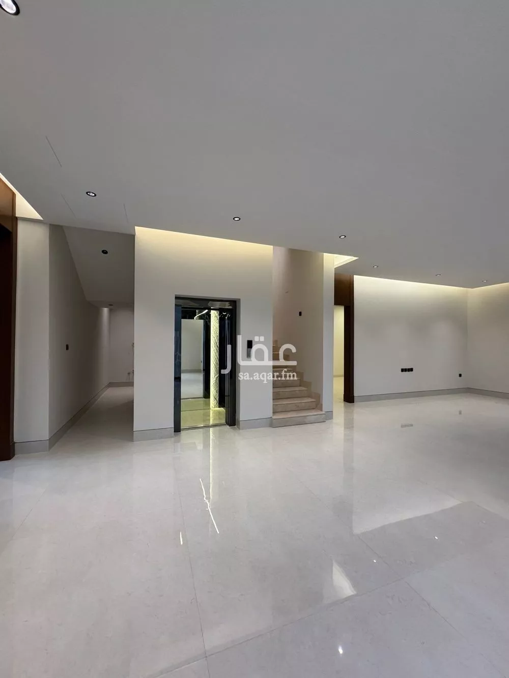 فيلا 4 غرف في العارض 4