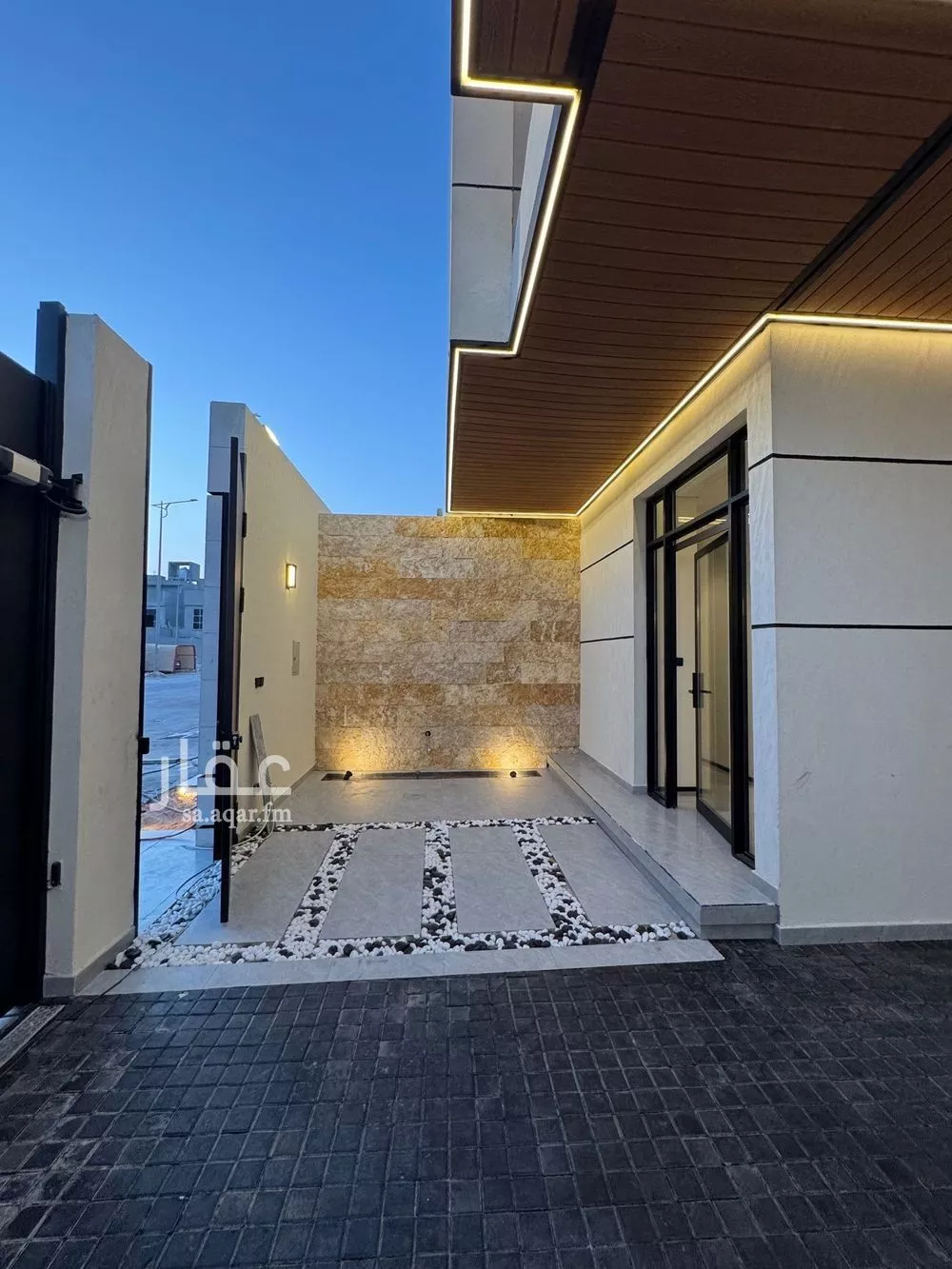 فيلا 4 غرف في العارض 5