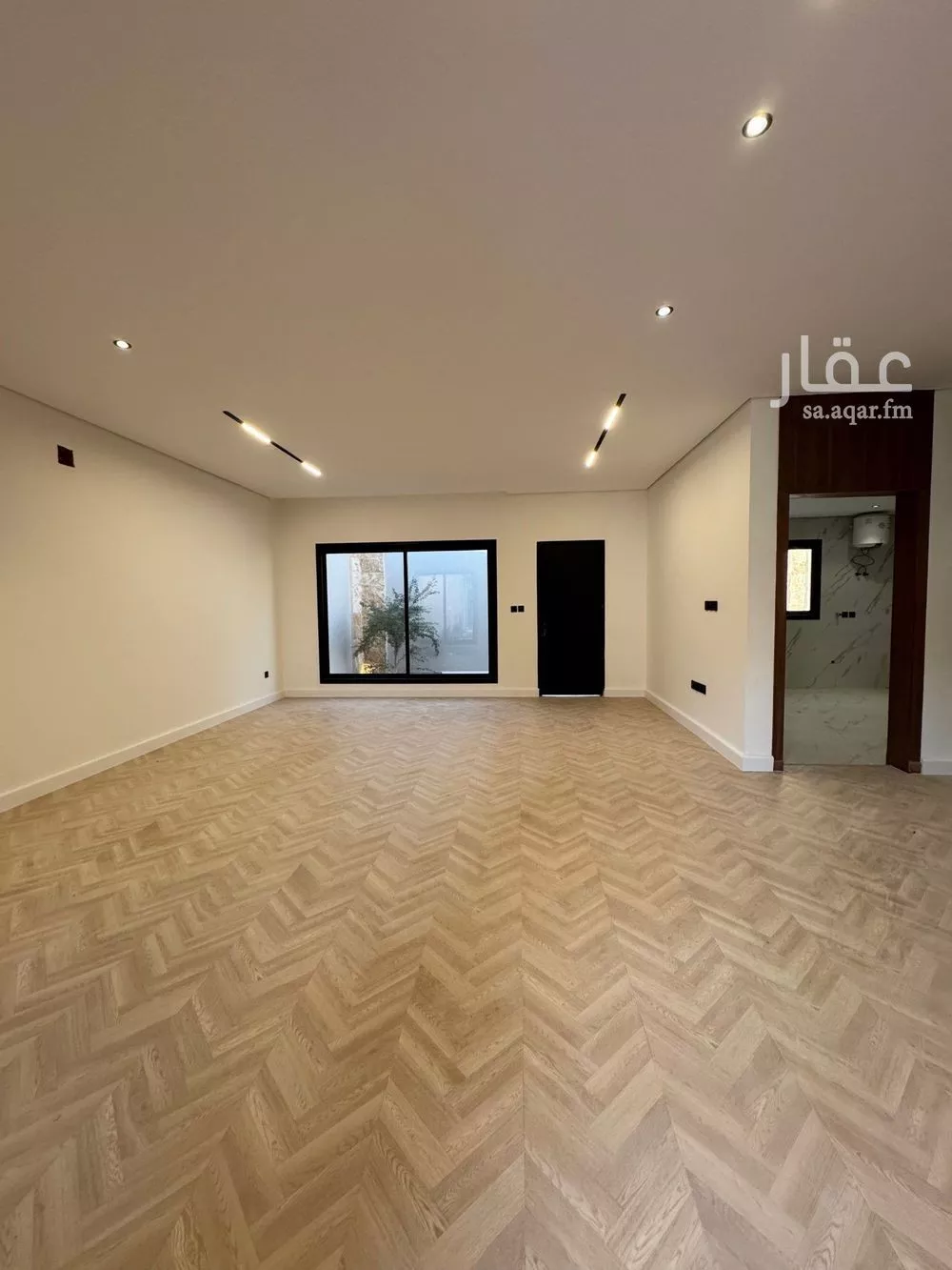 فيلا 4 غرف في العارض 2