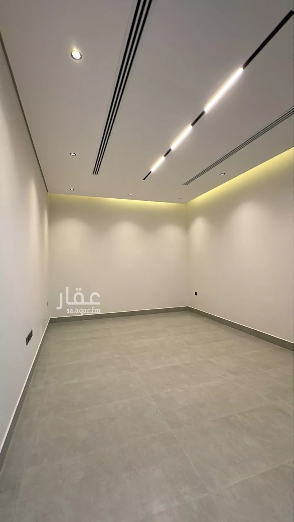 فيلا 4 غرف في العارض 4