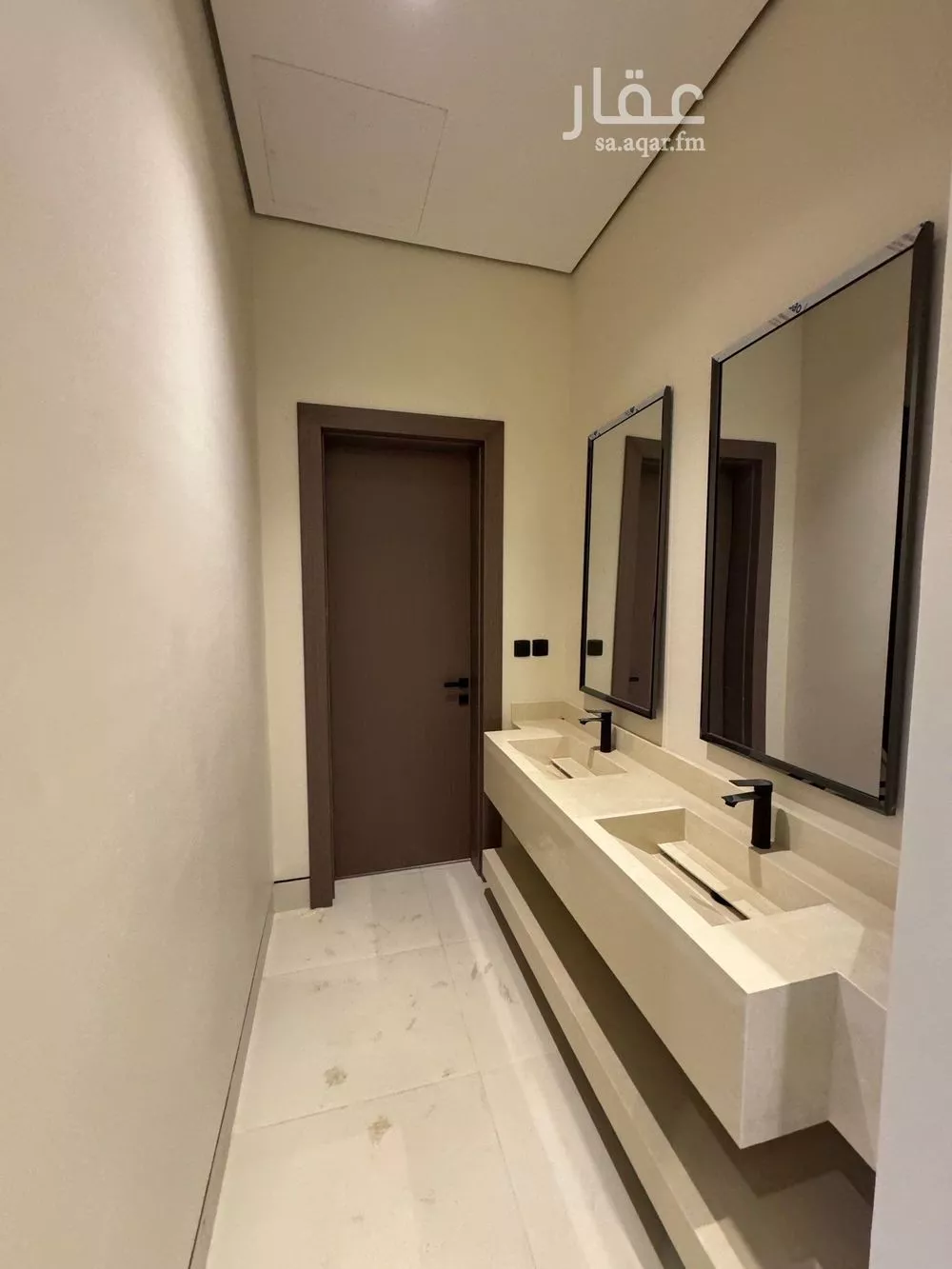 فيلا 4 غرف في العارض 5