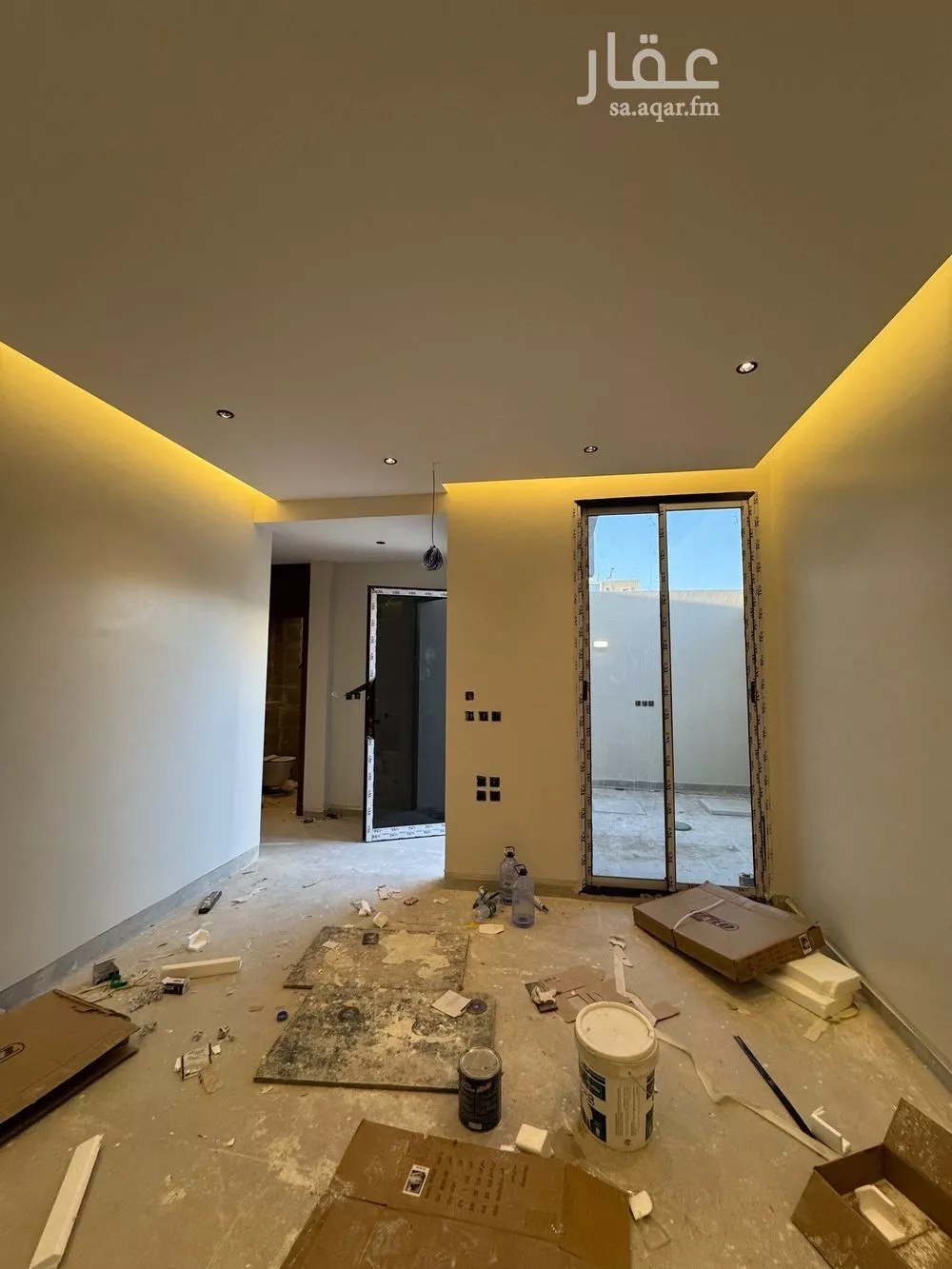 فيلا 4 غرف في العارض 3