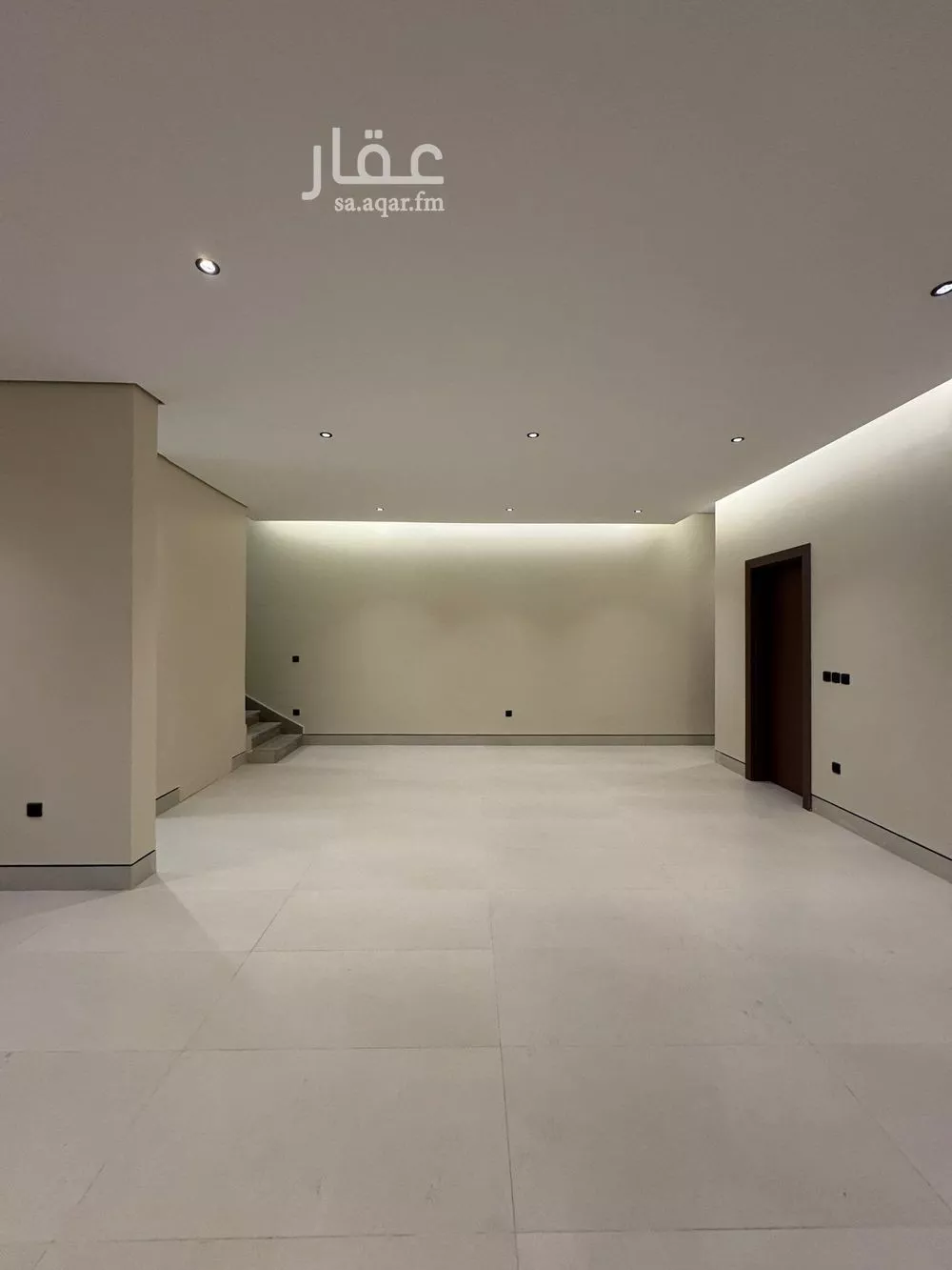 فيلا 5 غرف في العارض 4