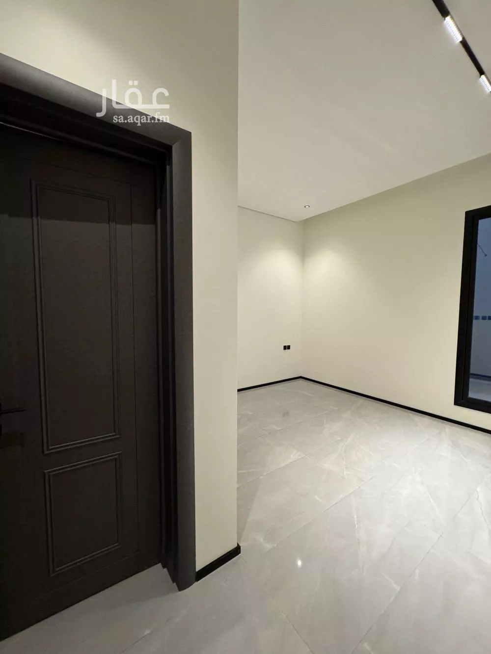 فيلا 4 غرف في العارض 4