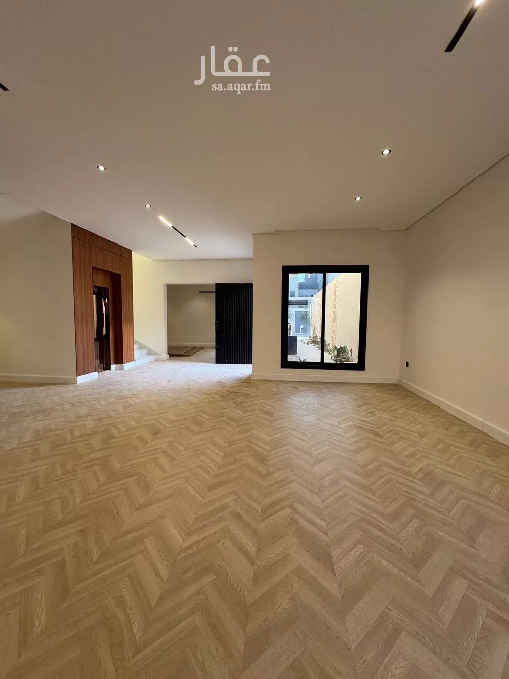 فيلا 4 غرف في العارض 1