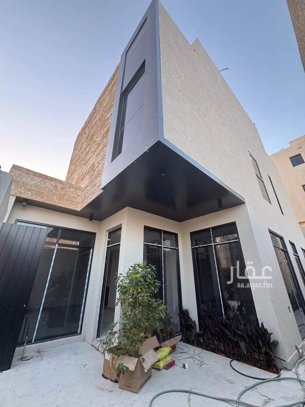 فيلا 4 غرف في النرجس 1