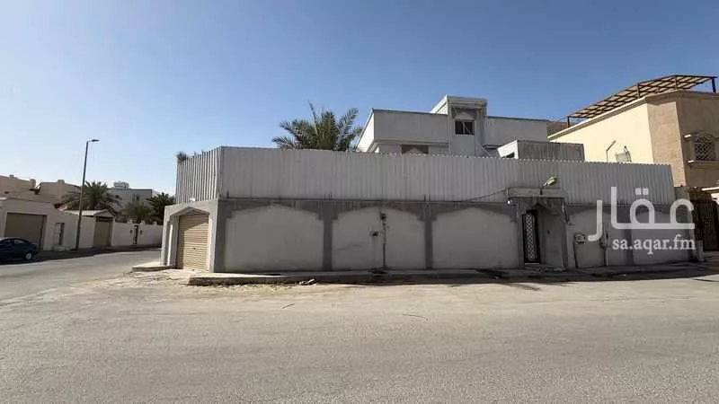 فيلا 7 غرف في احد 2