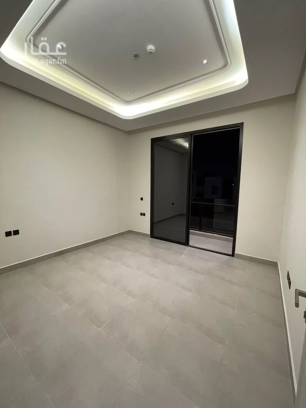 شقة 2 غرف في الرمال 3