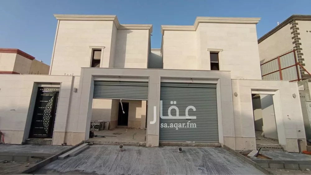 فيلا 9 غرف في ضاحية الملك فهد 4