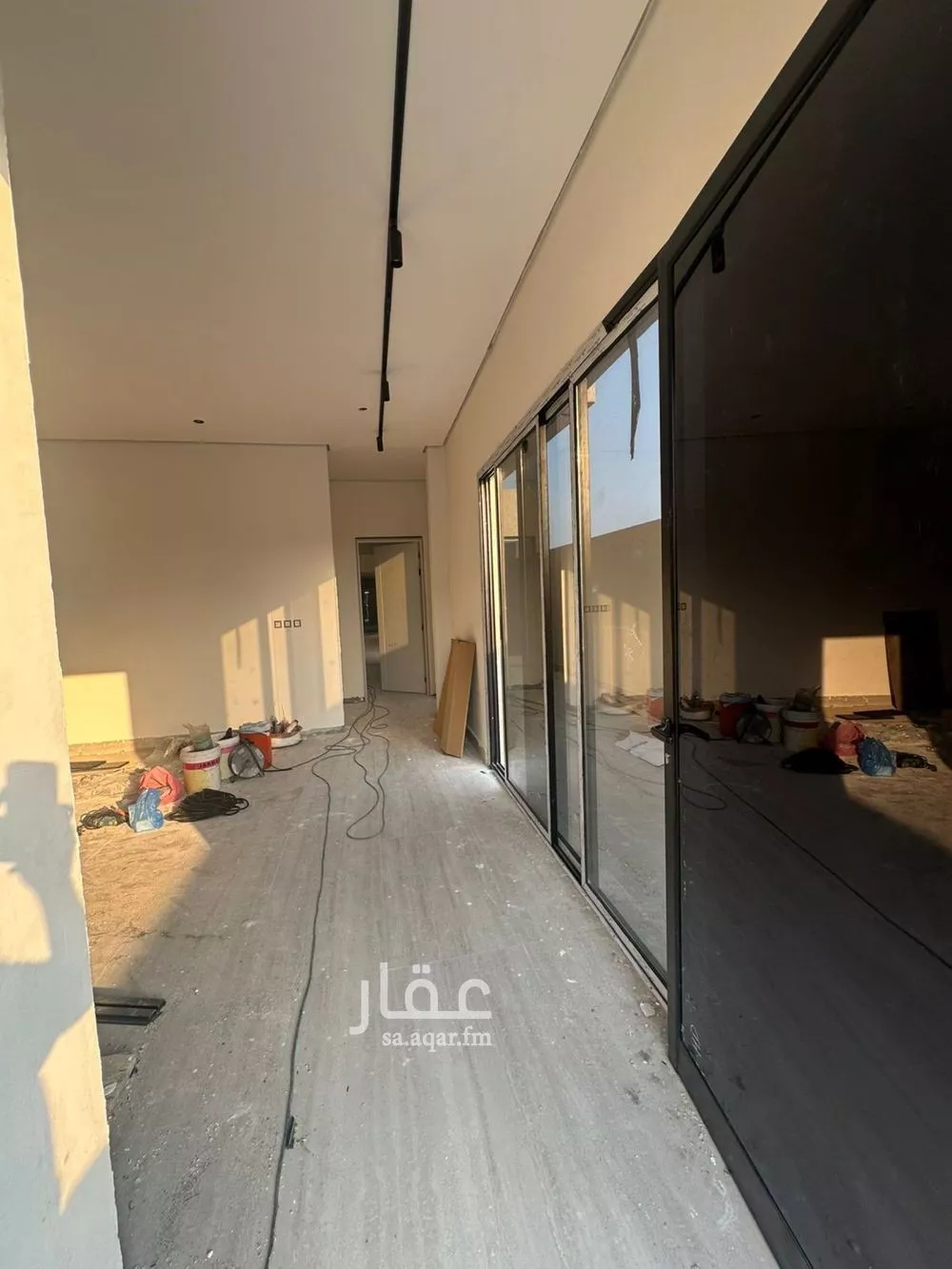 فيلا 9 غرف في الامواج 1