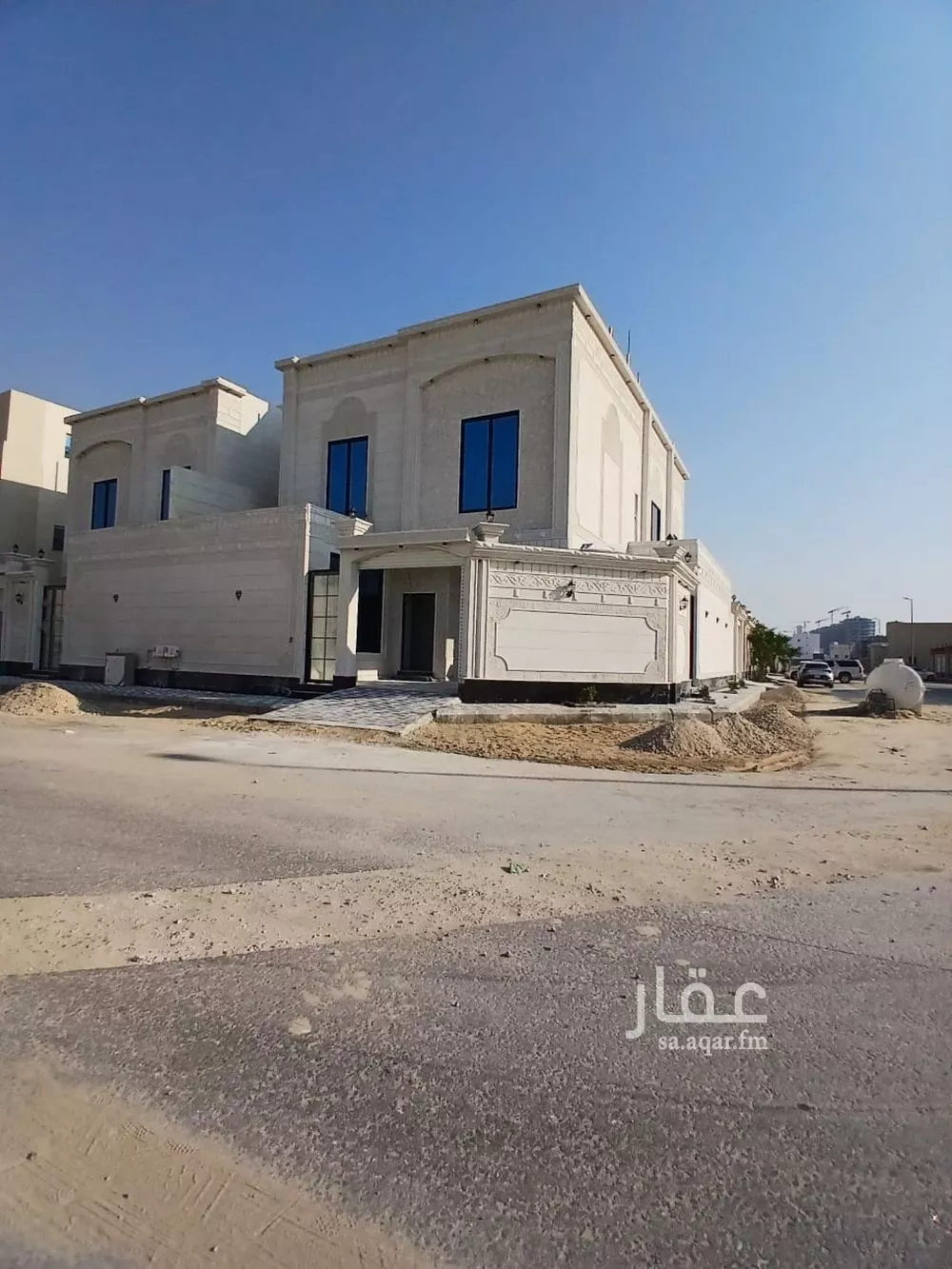 فيلا 8 غرف في ضاحية الملك فهد 3