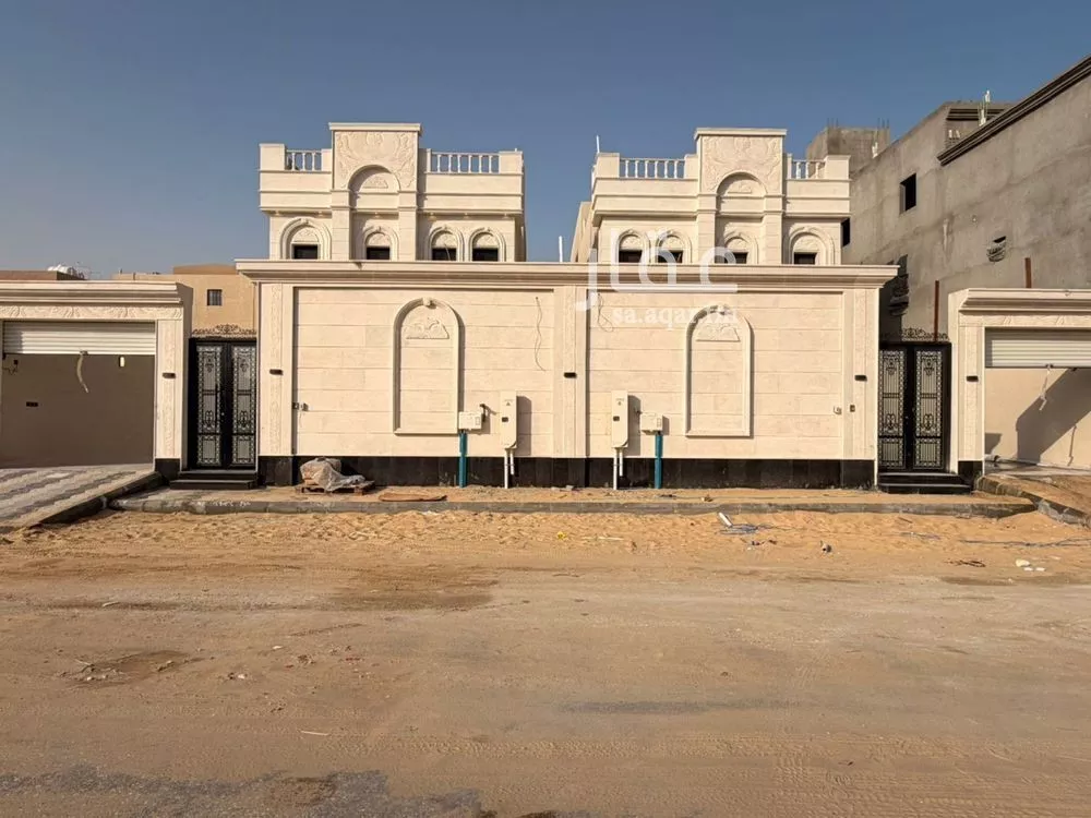 9 bedroom villa in Al Amwaj 3