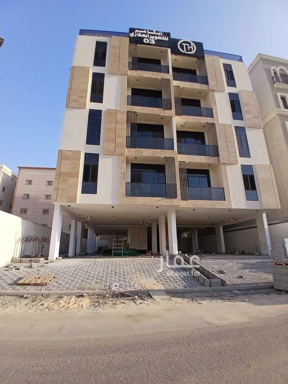 شقة 5 غرف في الحمرا 2