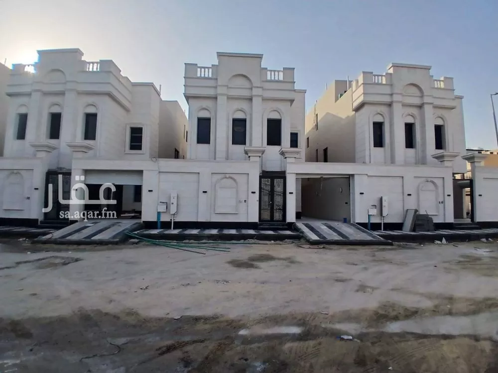 فيلا 9 غرف في الامواج 5