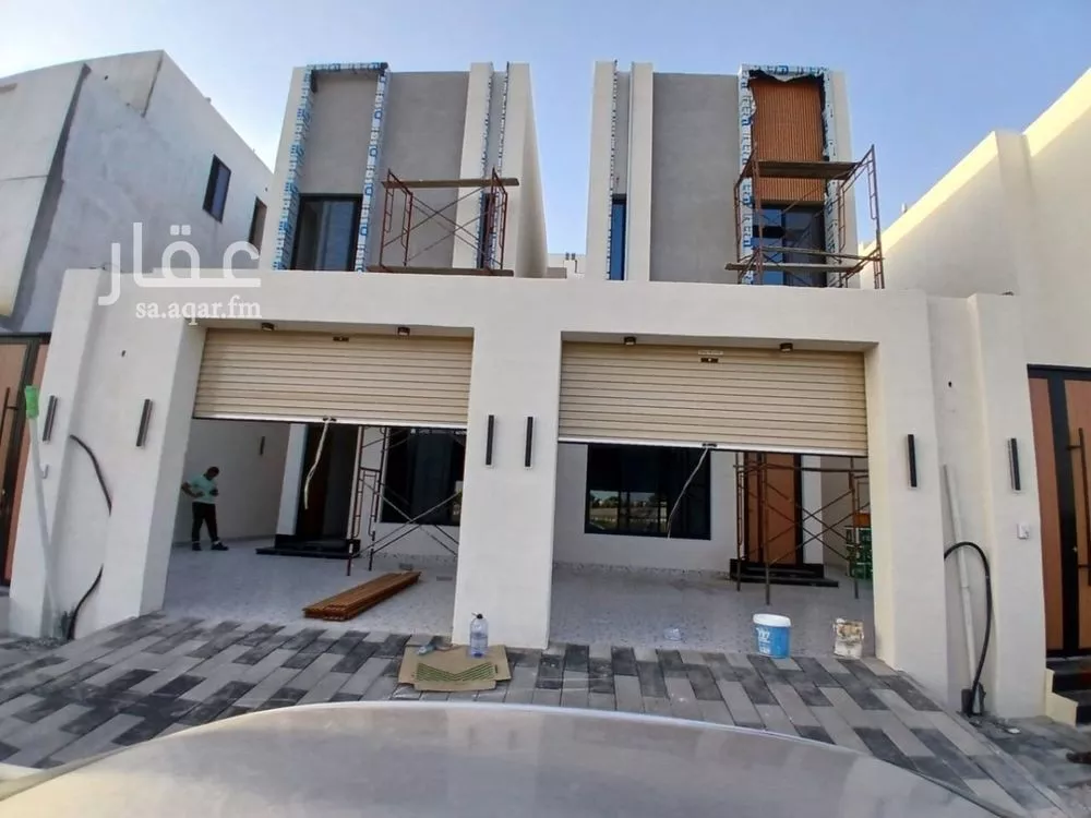 فيلا 8 غرف في الامواج 2