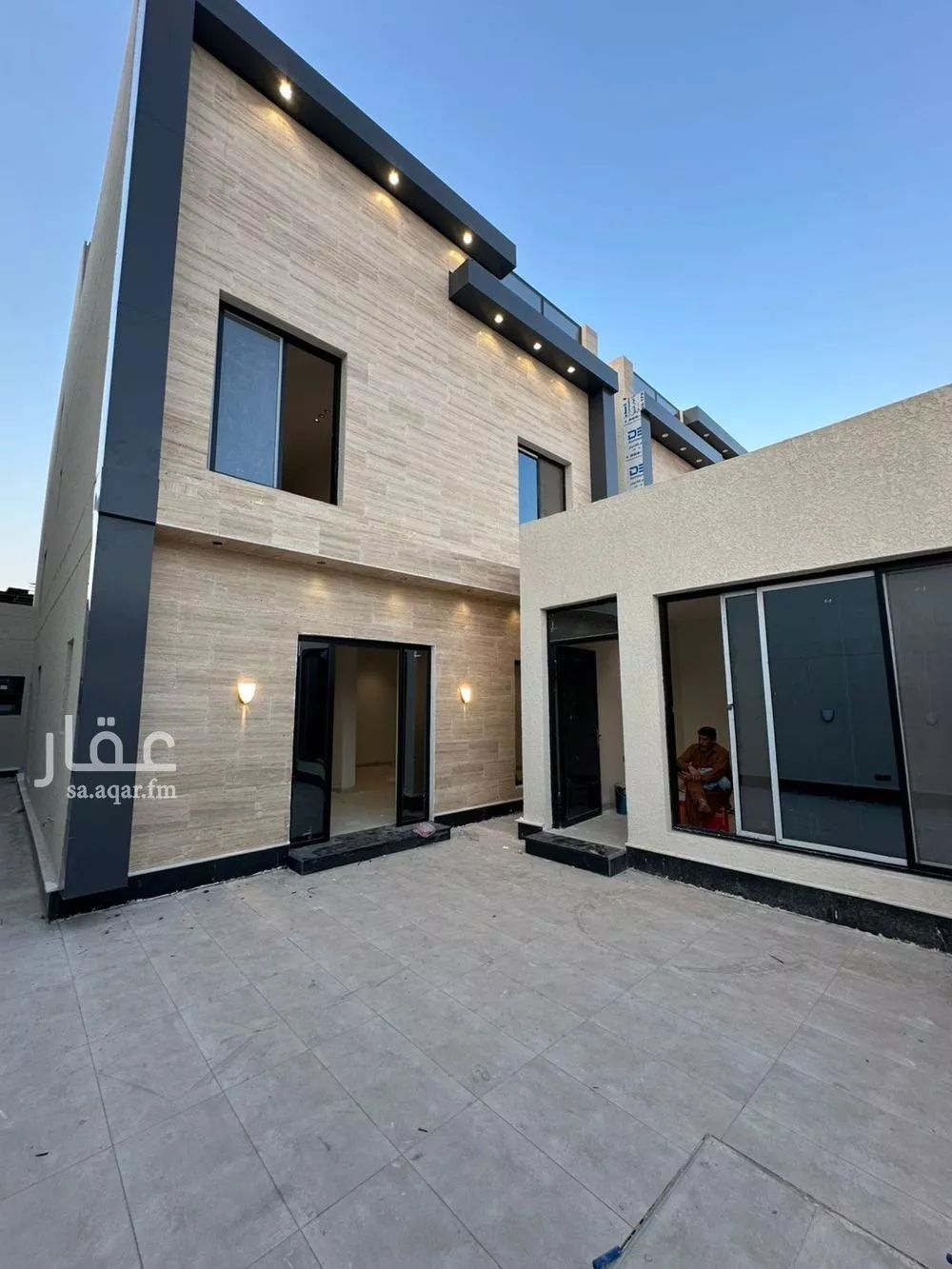 فيلا 9 غرف في الامواج 2